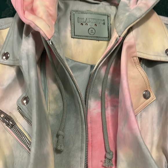 🎉💕 HOST PICK 🎉💕 NWOT Blanknyc rainbow faux leather moto style jacket - Picture 7 of 13